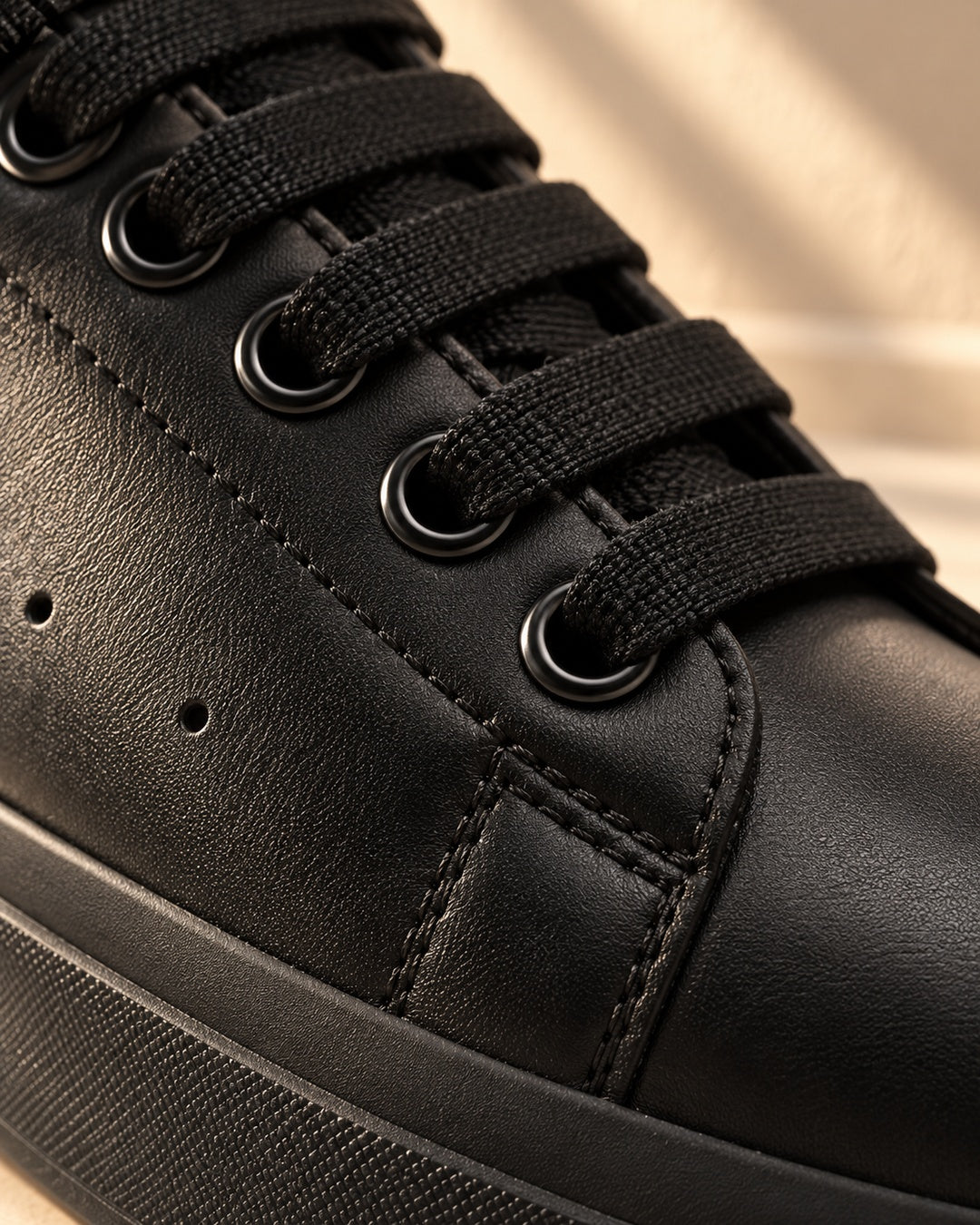 Skyler Hidden-Lift Low-Top Sneakers - Black