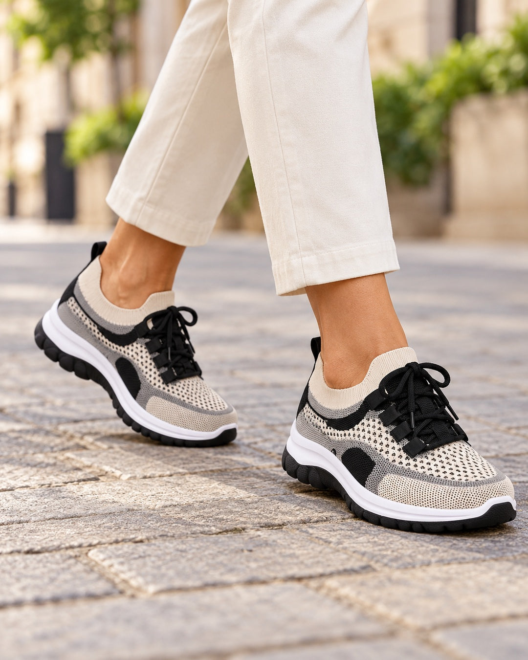 Beatrice Cushioned Lace-Up Comfort Sneakers - Black