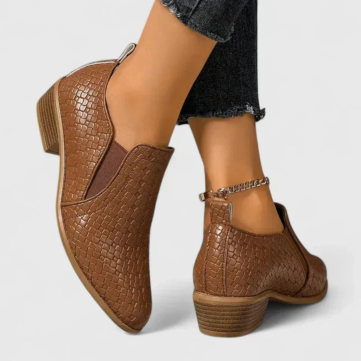 Genevieve Cushioned Lace-Up Oxford Shoes