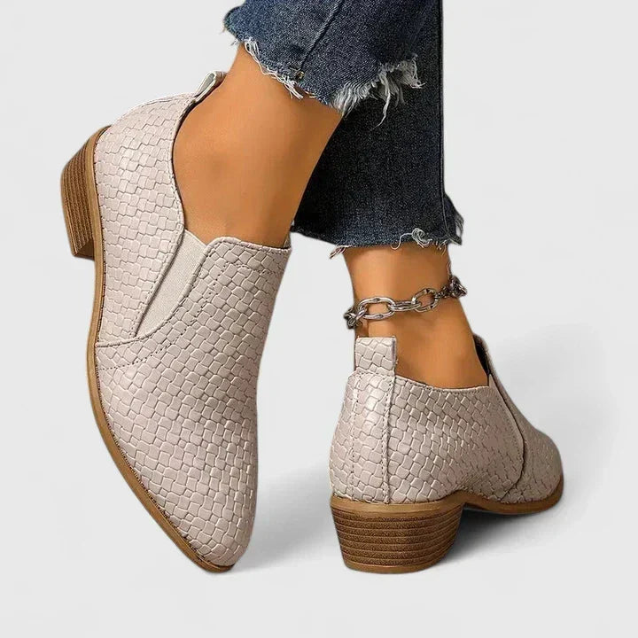 Genevieve Cushioned Lace-Up Oxford Shoes