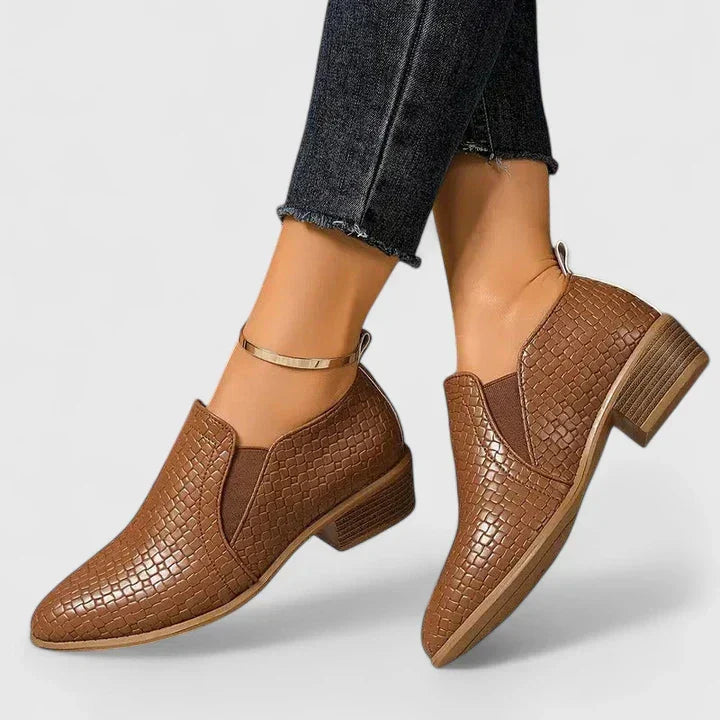Genevieve Cushioned Lace-Up Oxford Shoes