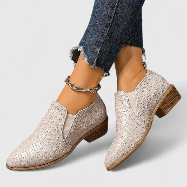 Genevieve Cushioned Lace-Up Oxford Shoes