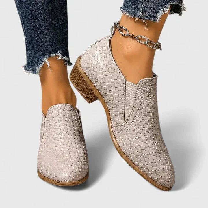 Genevieve Cushioned Lace-Up Oxford Shoes