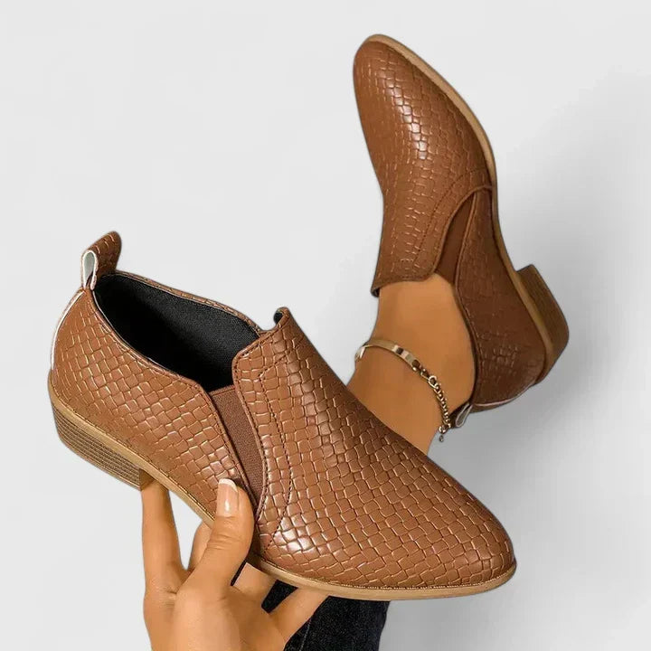 Genevieve Cushioned Lace-Up Oxford Shoes