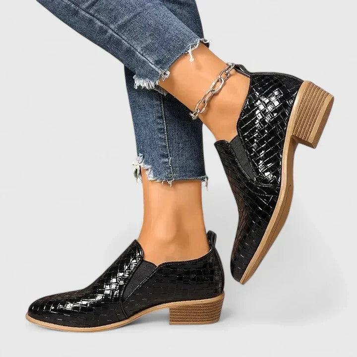 Genevieve Cushioned Lace-Up Oxford Shoes
